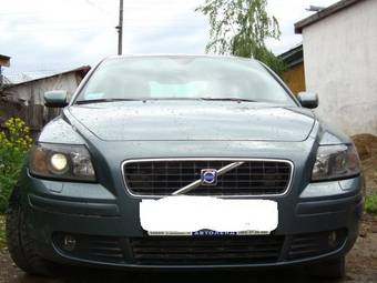 2005 Volvo S40 Pictures