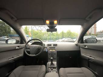 2006 Volvo S40 Pictures