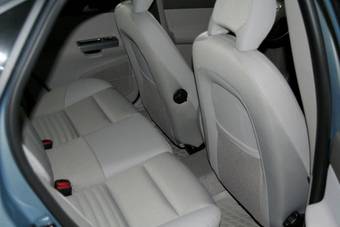2008 Volvo S40 Pictures