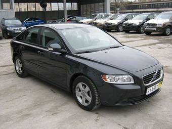 2010 Volvo S40 Pictures