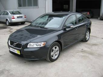 2010 Volvo S40 Pictures
