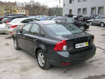 2010 Volvo S40 Photos