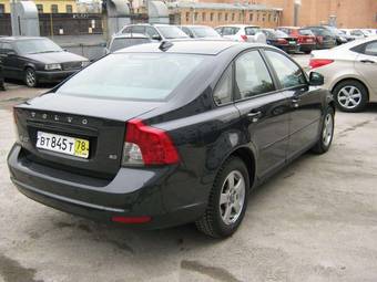 2010 Volvo S40 Photos