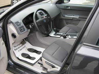 2010 Volvo S40 Photos