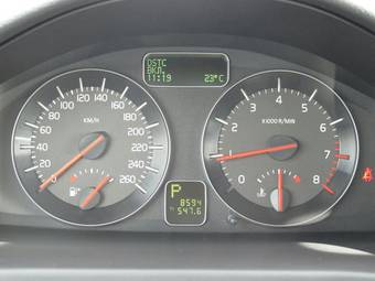 2010 Volvo S40 Pictures