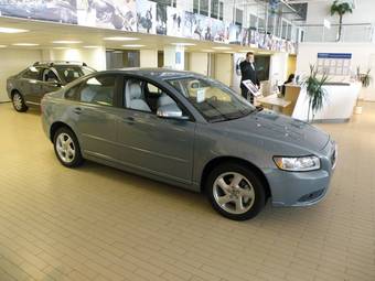 2011 Volvo S40 Photos