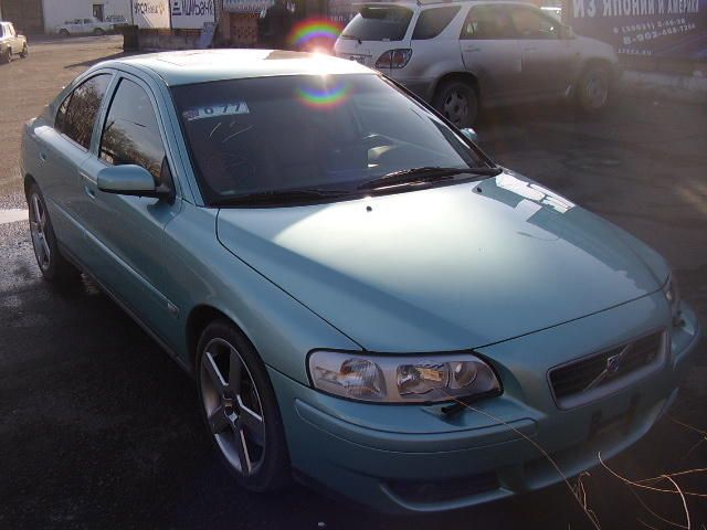 2004 Volvo S60