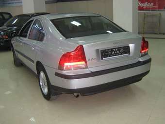 2004 Volvo S60 Photos