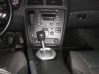 2004 Volvo S60 Pictures