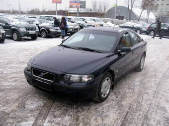 2004 Volvo S60 Photos