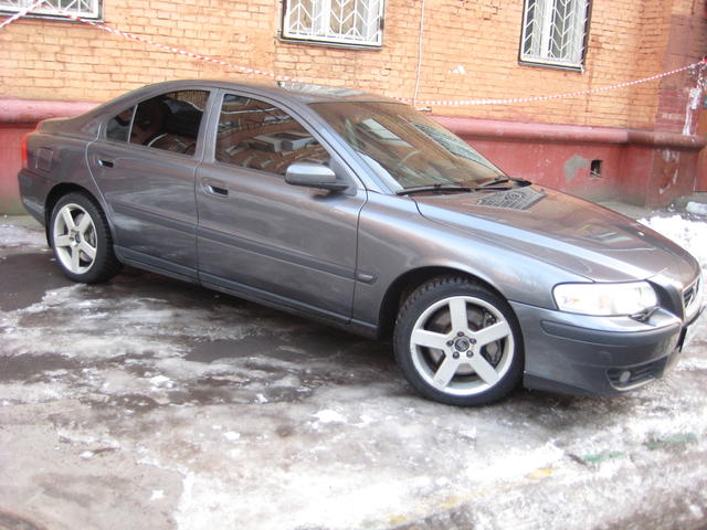 2004 Volvo S60