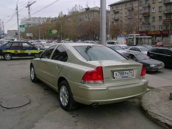 2004 Volvo S60 Pictures