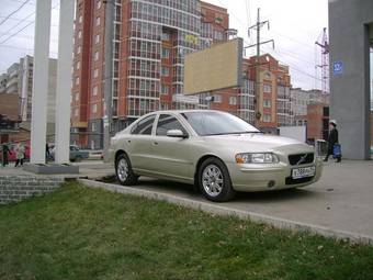 2004 Volvo S60 Photos