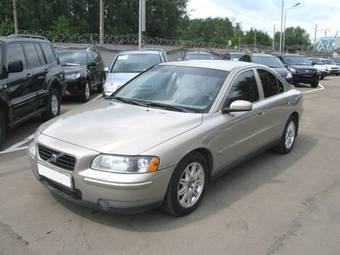 2004 Volvo S60 Wallpapers