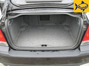 2004 Volvo S60 Images