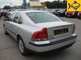 2004 Volvo S60 Images