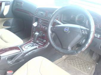 2004 Volvo S60 Photos