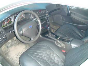 2005 Volvo S60 Photos