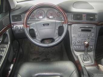 2002 Volvo S80 Pictures