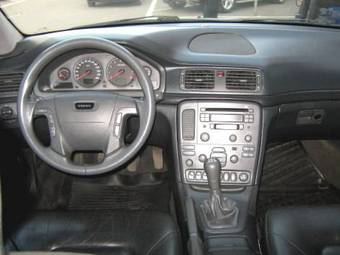 2002 Volvo S80 Pictures