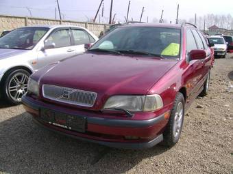 1997 Volvo V40 Images