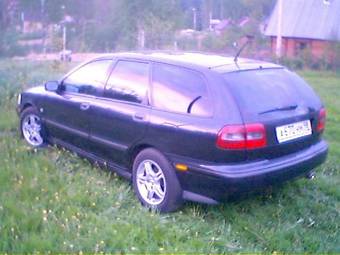 1997 Volvo V40 Pictures