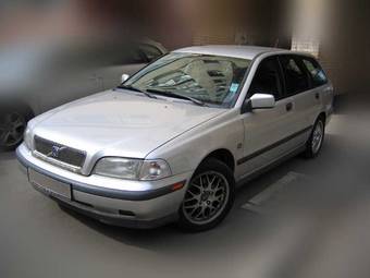 2000 Volvo V40