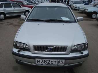 2000 Volvo V40