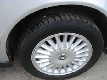 2000 V40
