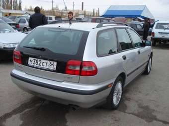 Volvo V40