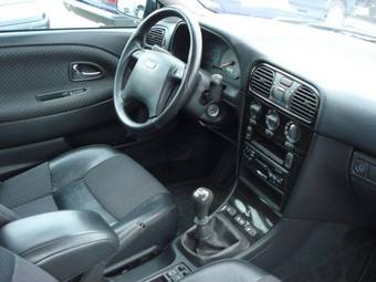 2000 Volvo V40 Pictures