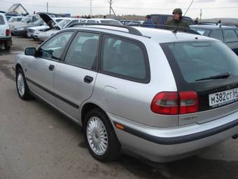 2000 Volvo V40 Pictures