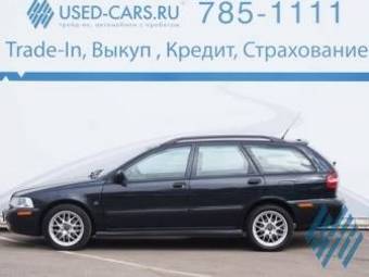2000 Volvo V40 Photos