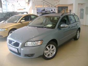 2009 Volvo V50 Pics