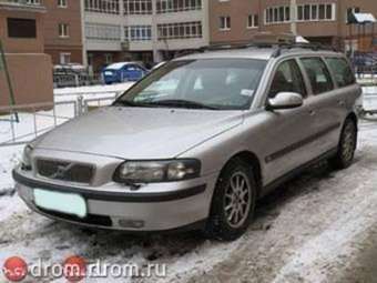 2002 Volvo V70 Photos
