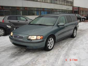 2002 Volvo V70 Photos