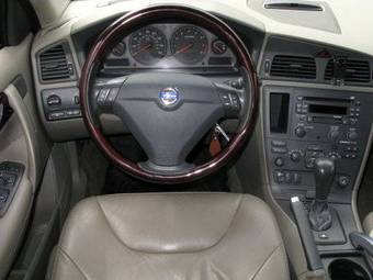 2003 Volvo V70 Pictures