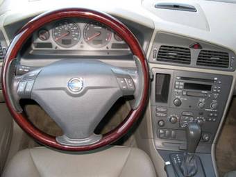 2003 Volvo V70 Pics