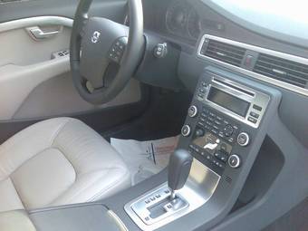 2008 Volvo V70 Images