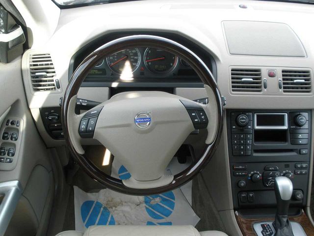 2004 Volvo XC90