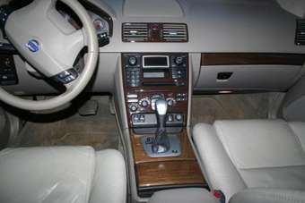 2004 Volvo XC90 Photos