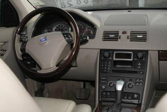2004 Volvo XC90 Wallpapers