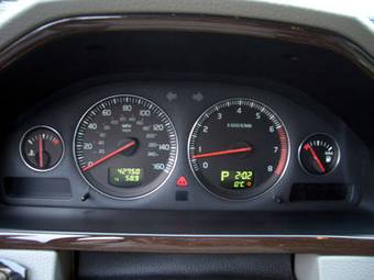 2004 Volvo XC90 Photos