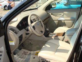 2004 Volvo XC90 Images