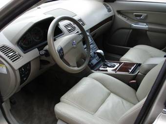 2004 Volvo XC90 Pics