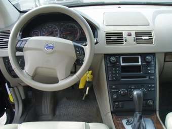 2005 Volvo XC90 Images