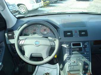 2005 Volvo XC90 Images
