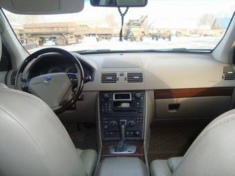 2005 Volvo XC90 Images