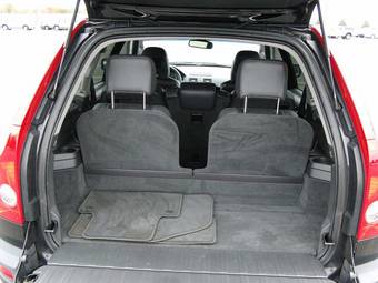 2005 Volvo XC90 Photos