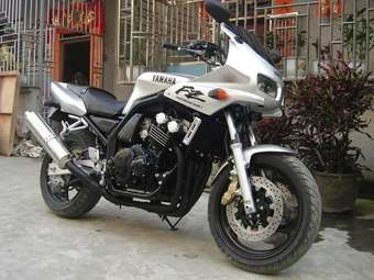 1998 Yamaha FZ Photos